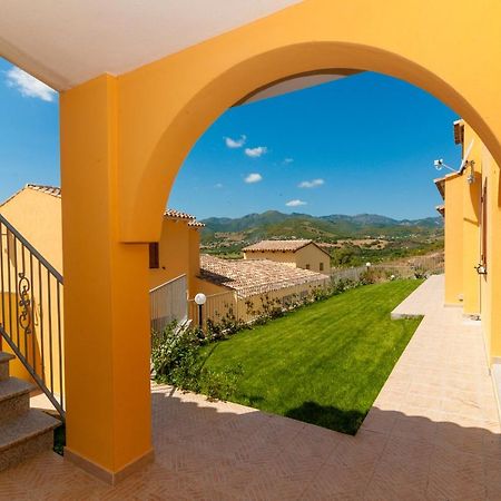 Corte Di Gallura Будони Экстерьер фото